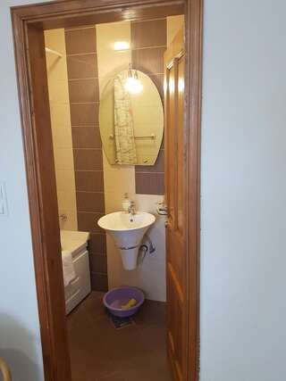 Апартаменты Gudelj Apartments Пераст Трехместный номер с балконом и видом на море-10